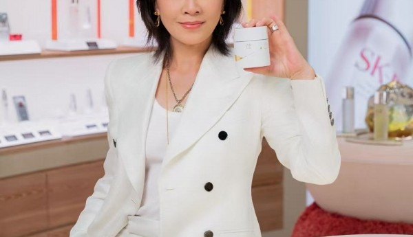 SK-II携手品牌代言人刘嘉玲亮相cdf三亚国际免税城， 开启“与时为友，共话金奇”活动